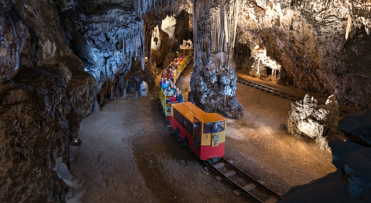 Postojna Yama Caves_Slovenia